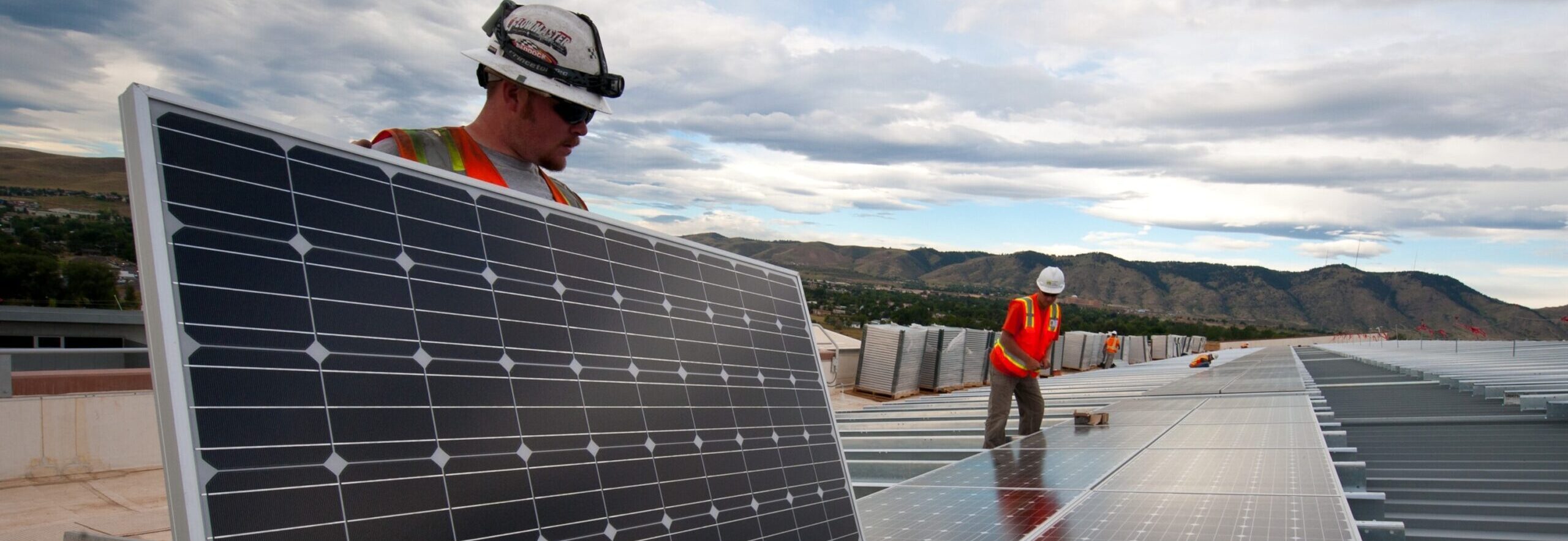 5 Benefícios Que o Uso da Energia Solar Pode Trazer Para as Empresas