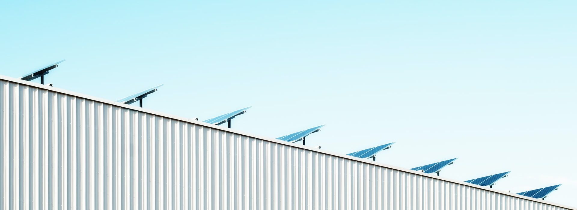 placas solares - O que é Energia Fotovoltaica e como isso vai fazer a sua empresa lucrar mais