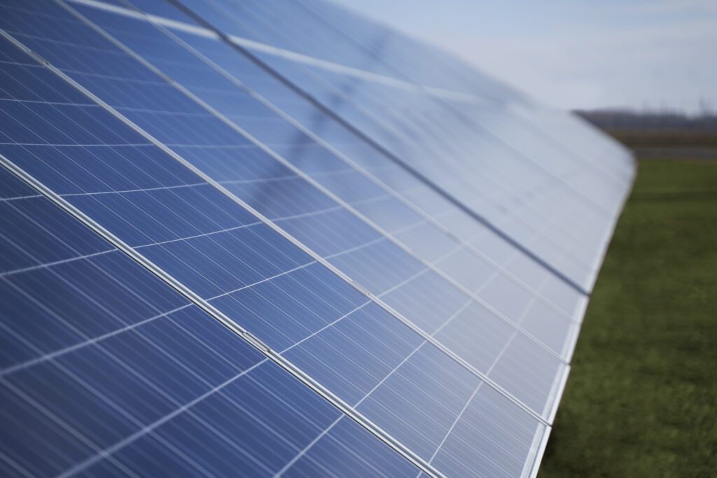 Energia Solar Transparente: Superando Desafios e Olhando para o Futuro