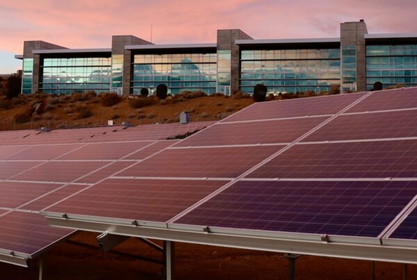 paineis de energia solar fotovoltaico - Saiba todas as vantagens e desvantagens da energia solar fotovoltaica